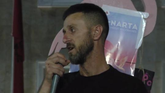U arrestua për dhunën te Kuvendi, Niko Qarkaj flet nga protesta: Gjyshin ma kanë varur në litar! Jam gati të jap jetën në shesh, për të larguar Ramën