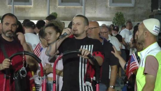 Protestuesi nga tubimi para Kryeministrisë: Jam dhunuar, por nuk jam trembur! Jam sërish këtu