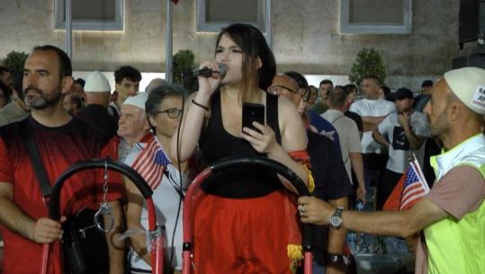 Tubimi para Kryeministrisë, protestuesja rilexon kërkesat utopike të prezantuara nga Dritan Goxhaj