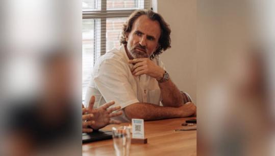 Aktivisti Dritan Alsela ‘skanon’ Agron Shehajn: Kali i Trojës së sistemit, rrijini larg! Është si Berisha në vitet ‘90