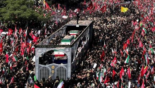 Iran, qindra mijëra njerëz në ceremoninë për Ali Khamenein! CNN: Tensione, thirrje kundër SHBA, Trump e Izraelit