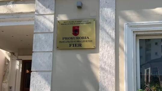 Rrahën shoqen dhe e filmuan, nën hetim dy vajza në Fier! Arrestohet njëra prej tyre, 15-vjeçarja kishte dhunuar edhe nënën