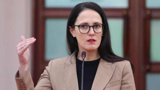 Ministrja Ibrahimaj: Ekonomia shqiptare nuk qëndron mbi paratë e pista, turizmi solli 8.5 miliardë euro