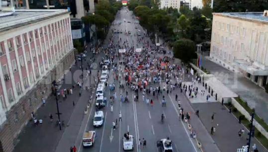 Protesta e 38-të në Tiranë, qytetarët kërkojnë largimin e Ramës dhe Berishës nga skena politike