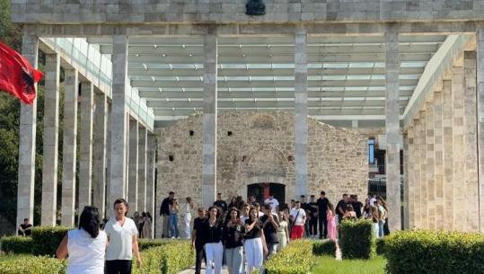 Rritet me 15% numri i turistëve në Lezhë, interes i lartë për Memorialin e Gjergj Kastriotit! Dominojnë amerikanët