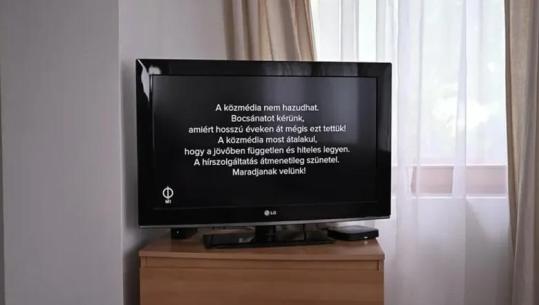 Televizioni publik në Hungari, i lidhur me Orban, ndërpret transmetimin me këtë mesazh: Ju kërkojmë ndjesë që ju kemi mashtruar