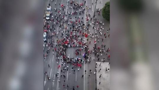 Protestuesit kundër koncertit të Kanye West, reagon Balla: S’do të çuditem kur të kundërshtoni Samitin e NATO-s në Tiranë