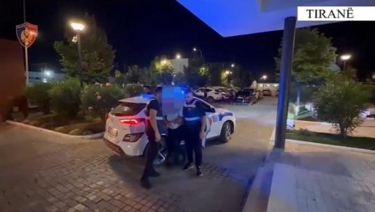 Iu gjetën armë zjarri pa leje, Policia e Tiranës arreston 3 persona! Njëri prej tyre kishte thyer arrestin e shtëpisë (EMRAT)