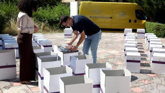 Nga Greqia në SHBA, nis shpërndarja e teksteve shqipe falas në 15 vende të diasporës