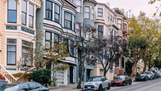 Në San Francisko, shtëpitë blihen me aksione të kompanive të inteligjencës artificiale! Çmimet po ngjiten në nivele marramendëse