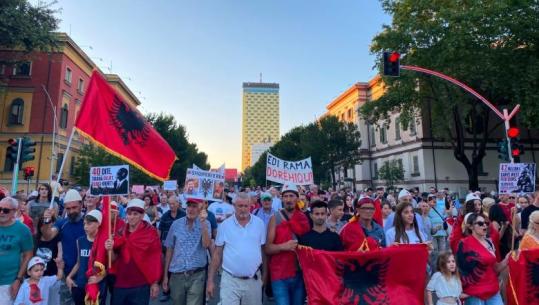 Frrok Çupi: Në bulevard po lind komunizmi