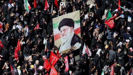 Mojtaba Khamenei në funeralin e të atit? Një burrë misterioz ushqen dyshimet, ‘sytë’ e Iranit drejt udhëheqësit të ri 