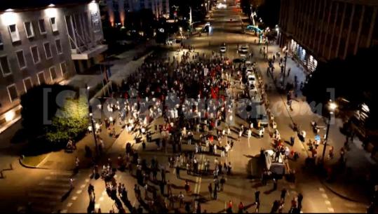 41 ditë rezistencë te kryeministria, nesër lajmërohet protestë mbarë kombëtare! Thirrje për të bojkotuar koncertin e Kanye West