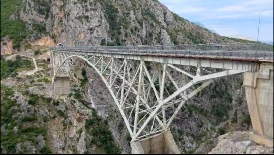 Dibër/ Po stërvitej me litar, 38-vjeçari bie nga Ura e Vashës dhe mbytet në lumin Mat, vijojnë kërkimet për gjetjen e trupit