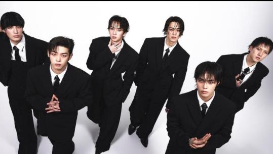 ‘Kontrata s’na lejon të kemi të dashura, aq më pak fëmijë!’ Bota plot shkëlqim dhe kufizime të yjeve të K-Pop