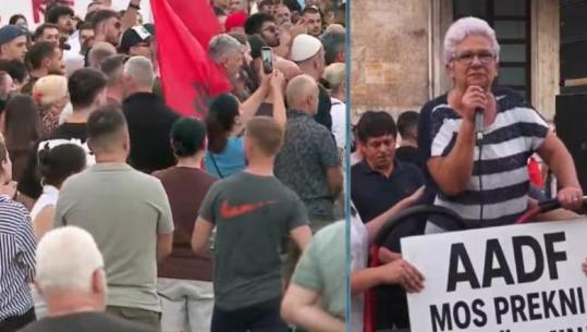 73-vjeçarja në protestë: Sorra dhe korbat i ka te kryeministria! Rama ik, Belinda ik!