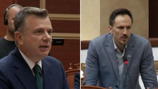‘Tallesh me protestuesit, përballë ke rininë!’ Balla-Muçit: Flamingot fluturuan kur hynë Saliu, Gonia e Qorri, ngelën sorrat si ti