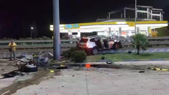 Drejtuesi i mjetit humb kontrollin në aksin Laç-Mamurras, merr para mjetet e parkuara në karburant! Në gjendje të rëndë te Trauma