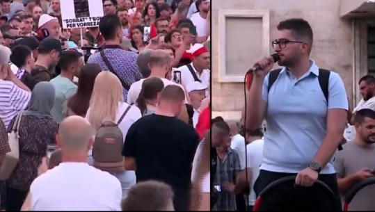 Protestuesi thirrje pensionistëve nga tubimi: Mos u gënjeni me 50 mijë lekë, mos dilni kundra nesh!