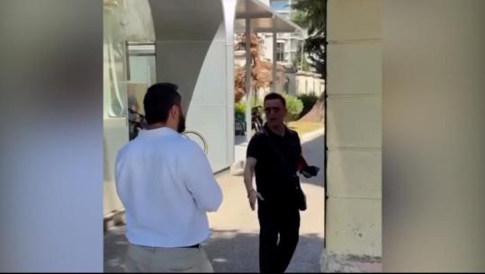 Erion Braçe reagon ndaj protestuesit që i zënë derën te Kuvendi: Trafikant, ik ruaj shtëpinë e barit në Angli 