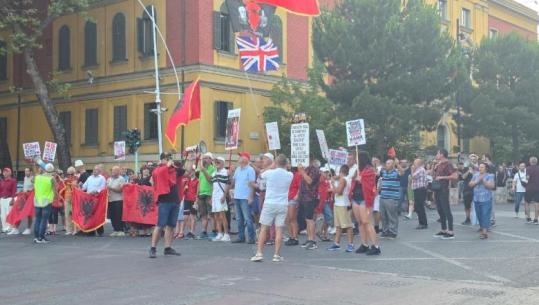 Protesta në ditën e 45-të, qytetarët i drejtohen kryeministrisë