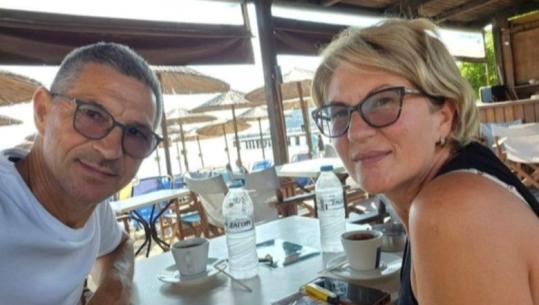 “E mbajta nga këmbët, tani s’flet e s’kujton asgjë”, flet gruaja e pasagjerit që ‘fluturoi’ jashtë dritares së avionit të Ryanair: Na ndihmoi një shqiptar