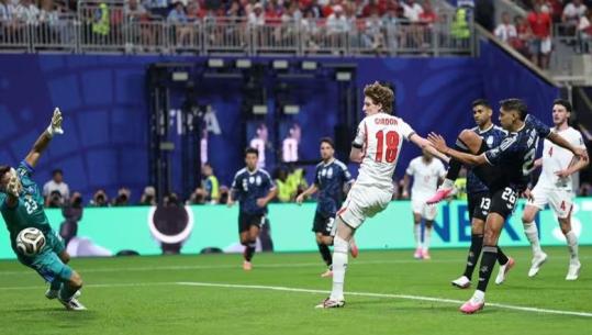 LIVE/ Zhbllokohet gjysmëfinalja në Atlanta, Anglia merr epërsinë 1-0 kundër Argjentinës me golin e Gordon