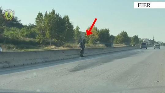 Këmbësorët në autostradë, Rrugorja e Fierit i gjobit me nga 1000 lekë: Përdorni mbikalimet për sigurinë e jetës suaj