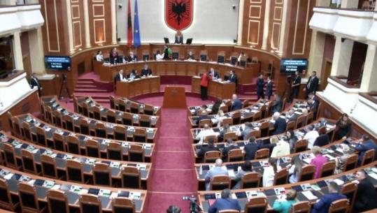 Sot Kuvend/ PD mblidhet nëse do të vijojë bojkotin, Balla: Shpresoj që të ketë tym të bardhë nga opozita dhe t'i rikthehen punës parlamentare