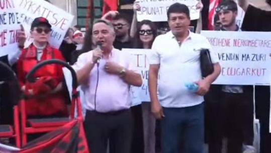 Protesta/ Përfaqësuesi i Sindikatës së Punonjësve të Universiteteve: Mjekësia dhe inxhinieria s’mund të jenë në duart e privatit, Qeveria kontroll ‘kioskave’