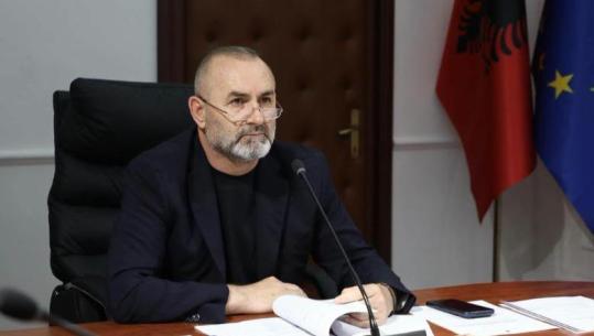 ‘Gone, dielli nuk mbulohet me shoshë!’ Manja i kujton transparencën Shehajt: Ndize kamerën edhe për veten, provo ligjshmërinë e vilës