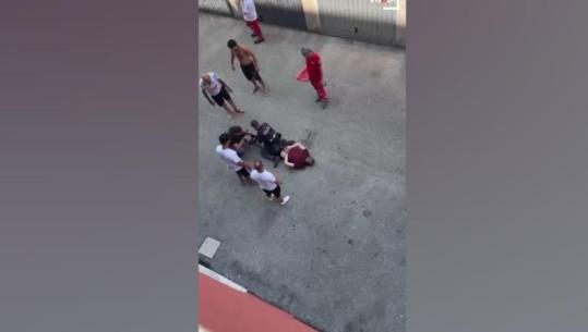 Videoja tronditëse/ Thirri për ndihmë, por s’pati asnjë reagim! 43-vjeçari vdes në duart e policëve gjatë arrestimit
