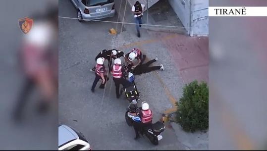 Do shiste tritol e granata, arrestohet 52-vjeçari në Tiranë! VIDEO kur policia e shtrin në tokë dhe i vë prangat