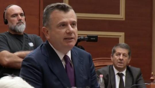 Protesta/ Balla i kthehet Muçit: Vazhdoj të të quaj sorrë, bashkë me Gonen e Llapin, flamingot e vërteta e braktisën llumin e kënetës