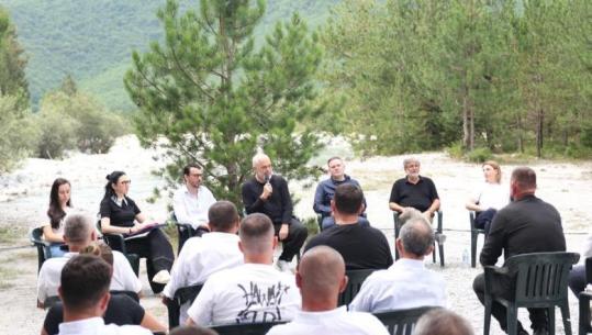 Protestat kundër resortit luksoz në Rrjoll, Rama: Banorët ta çojnë në SPAK, ta provojnë se janë ata banorët