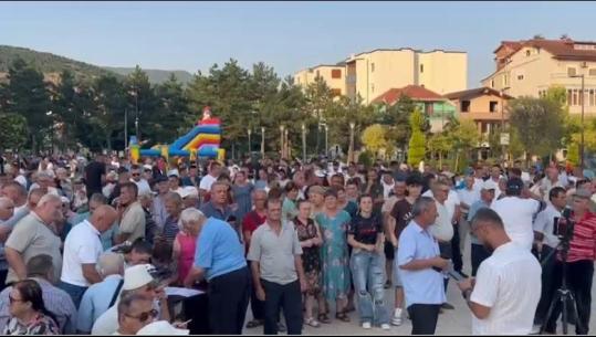 Banorët në Përrenjas protestë kundër reformës territoriale: Nuk e duam bashkimin me Librazhdin