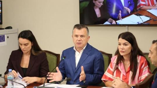 Balla: Vendimet për Aeroportin e Vlorës dhe Zvërnecin i firmosi Sali Berisha