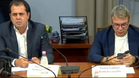 ‘Zgjedhorja’/ PD refuzon seancën dëgjimore me nëndrejtorin Bizhga: Duhet të vijë Hita, zhvlerësoi autoritetin e Kuvendit! Shtyhet mbledhja