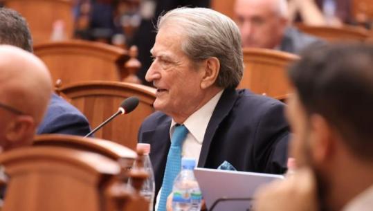 Berisha akuza e fyerje Ballës: B*ndra e vërtetë! I shërben karteleve të drogës, përfaqëson krimin