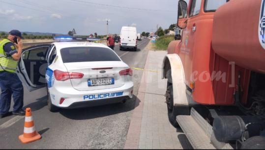 Furgoni përplas këmbësorin në Elbasan-Peqin, ndërron jetë