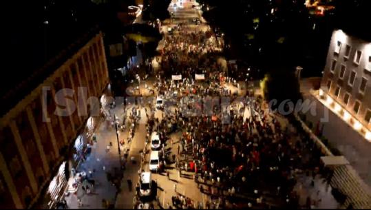 Protesta para Kryeministrisë arrin në ditën e 55-të! Protestuesi-Ramës: Nuk ka besë për ty