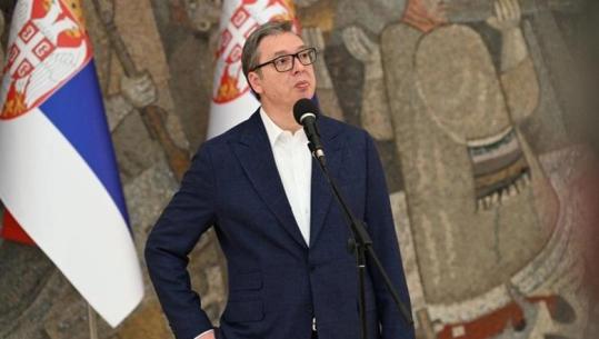 Kërcënon aleancën e Shqipërisë, Vuçiç urdhër ushtarëve: Kosova e jona, mbrojeni me armë