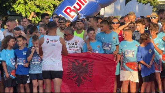Pogradeci mbushet me vrapues nga e gjithë bota, mbi 550 sportistë në Maratonën “Enkelana', atmosferë festive dhe gara spektakolare në qytetin liqenor