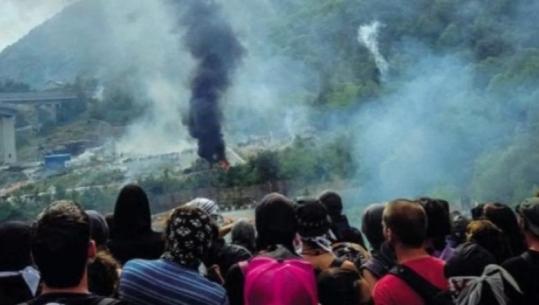 Protesta të dhunshme kundër ndërtimit të trenit në veri të Italisë, 700 të maskuar mësyjnë në kantier, 150 efektivë të plagosur
