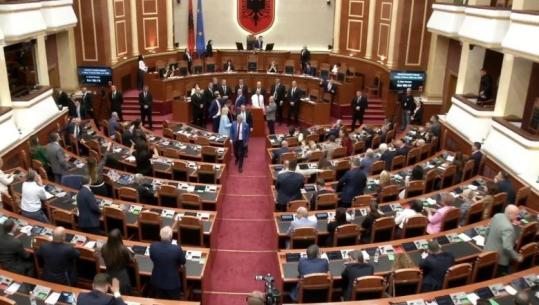 Kuvend/ Marrëveshja e huasë prej 302 mln $ me SHBA-të, Balla: Dëshmi konkrete e besimit! Bardhi: Qeveria s'përmbushi detyrimet ndaj NATO-s, por e përkrahim