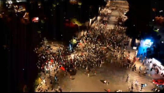 Protesta e 58-të para Kryeministrisë, protestuesit: 1 mijë policë mbrojtën sot Kuvendin, kjo tregon frikën e pushtetit