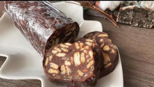 Trung çokollate me biskota dhe fruta nga zonja Albana 