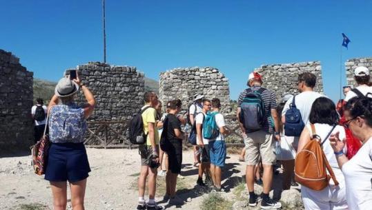 Vizitat në sitet kulturore/ Gonxhja: Protestat ulën me 52% ritmin e rritjes në qershor