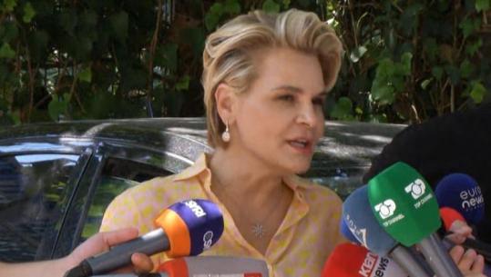 Kryemadhi pas seancës në GJKKO: S’jam juriste, të bën halli! Ky është gjyq politik, çfarë s’të vret, të bën më të fortë