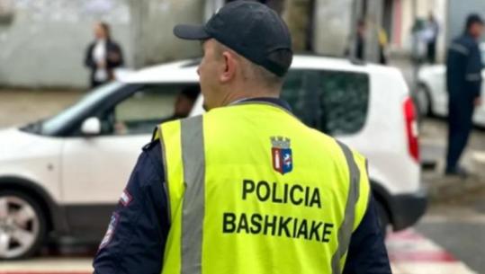 Arrestohet punonjësi i Policisë Bashkiake në Tiranë, dyshohet se goditi me grusht shefin pas transferimit (EMRAT)